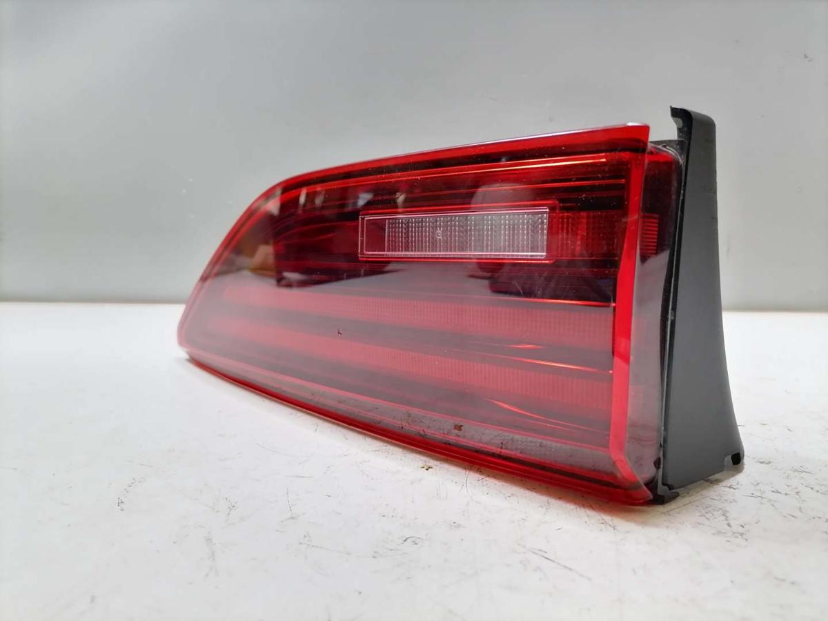 VW Golf 8 original R&uuml;cklicht R&uuml;ckleuchte Schlussleuchte innen links Flie&szlig;heck Facelift Bj.2024